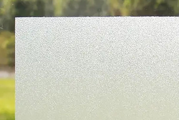 玻璃激光打磨砂跟傳統(tǒng)磨砂工藝有什么不同？