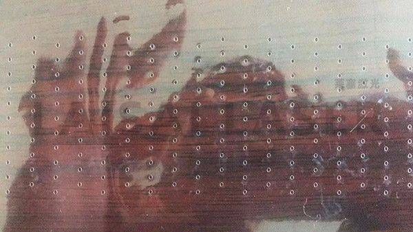 關(guān)于激光打孔機(jī)的工藝介紹